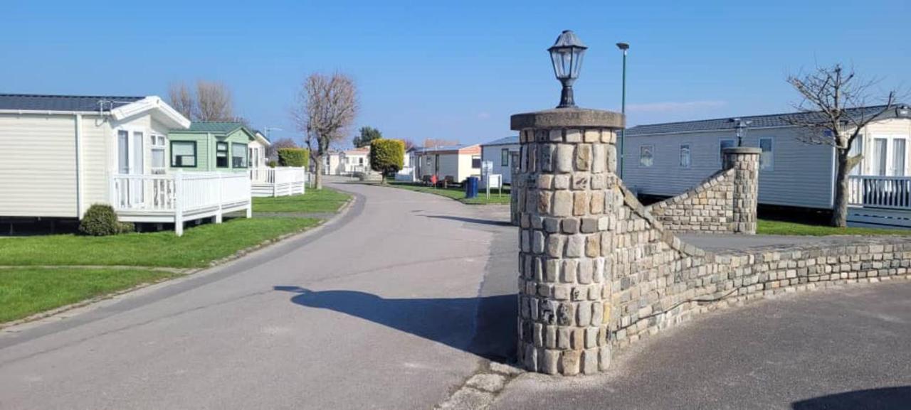 Cosy Caravan In Rhyl North Wales Εξωτερικό φωτογραφία